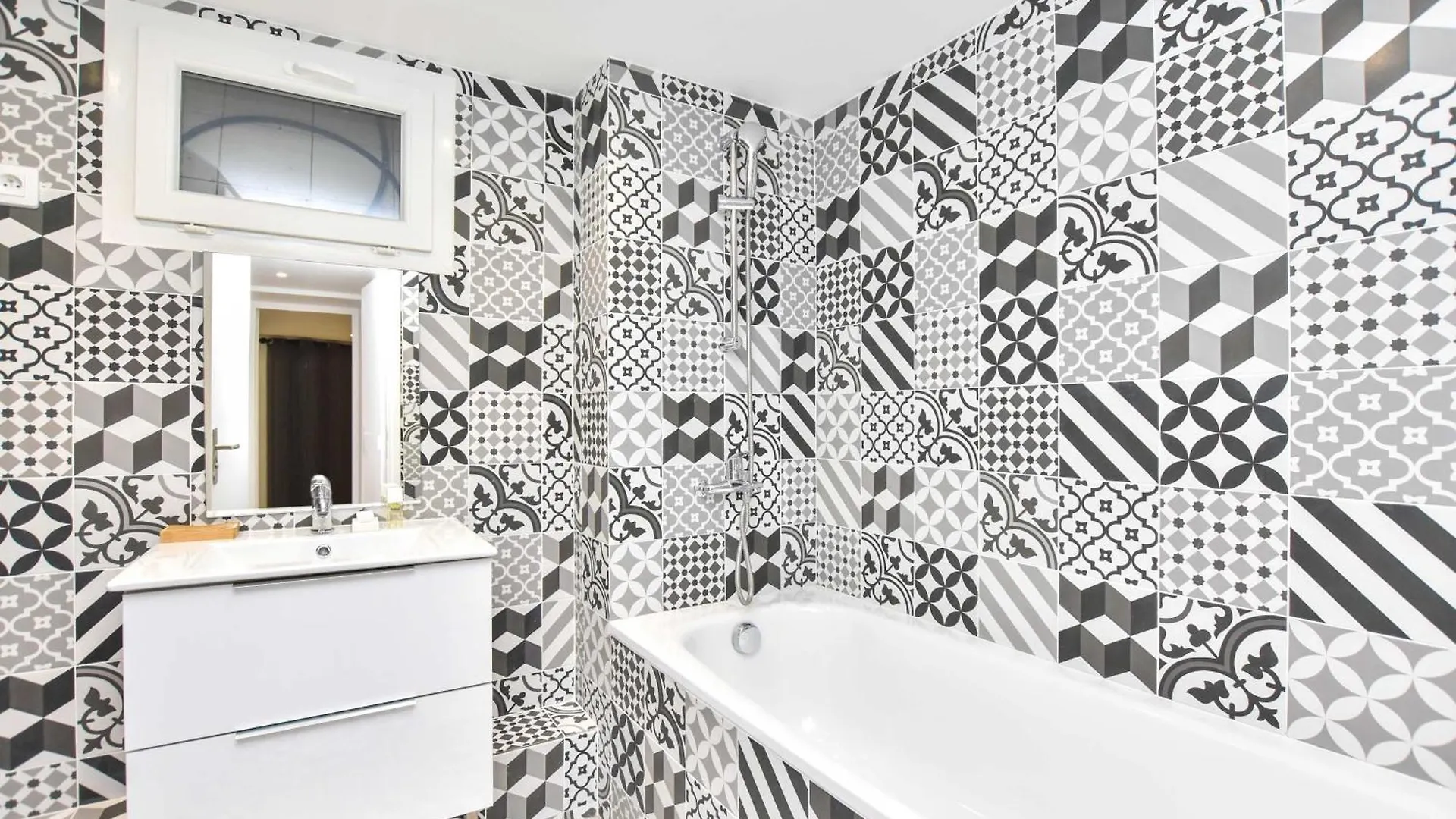 Amazing Apartement 4Br Menilmontant Paris Apartment